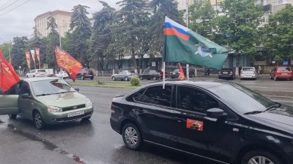 Офицеры следственного управления СК России по Карачаево-Черкесской Республике организовали автопробег с посещением мемориалов воинской славы